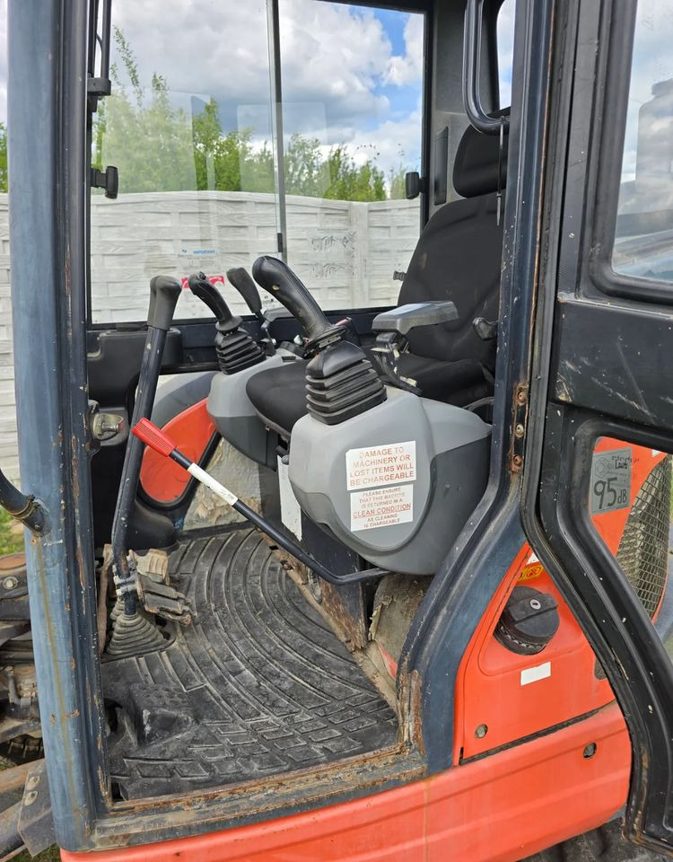 Kubota - Mini pelle: photos 3 Kubota - Mini pelle: photos 3