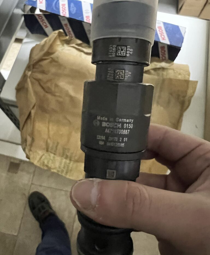 Bosch Euro 6 0445120385 Bosch Mercedes Euro 6 - Injecteur pour Camion: photos 3 Bosch Euro 6 0445120385 Bosch Mercedes Euro 6 - Injecteur pour Camion: photos 3