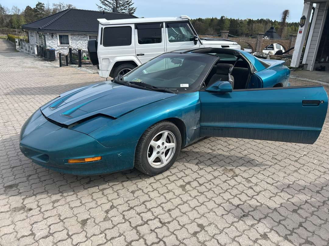 1996 Pontiac Firebird AUTOMAT TARGA SPORTSSETER AC - Voiture: photos 1 1996 Pontiac Firebird AUTOMAT TARGA SPORTSSETER AC - Voiture: photos 1