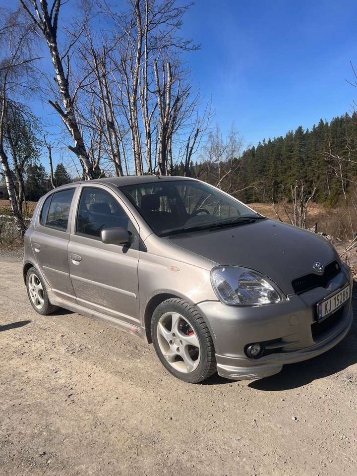 2003 Toyota Yaris T-sport - Voiture: photos 1 2003 Toyota Yaris T-sport - Voiture: photos 1