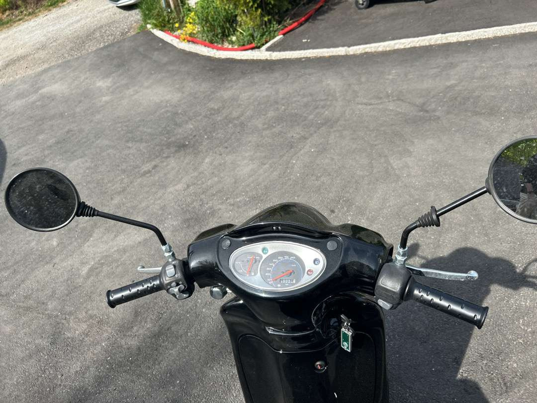 2011 Moped APRILIA APRILIA SCARABEO50 2T NERO APR - Remorque pour moto: photos 5 2011 Moped APRILIA APRILIA SCARABEO50 2T NERO APR - Remorque pour moto: photos 5