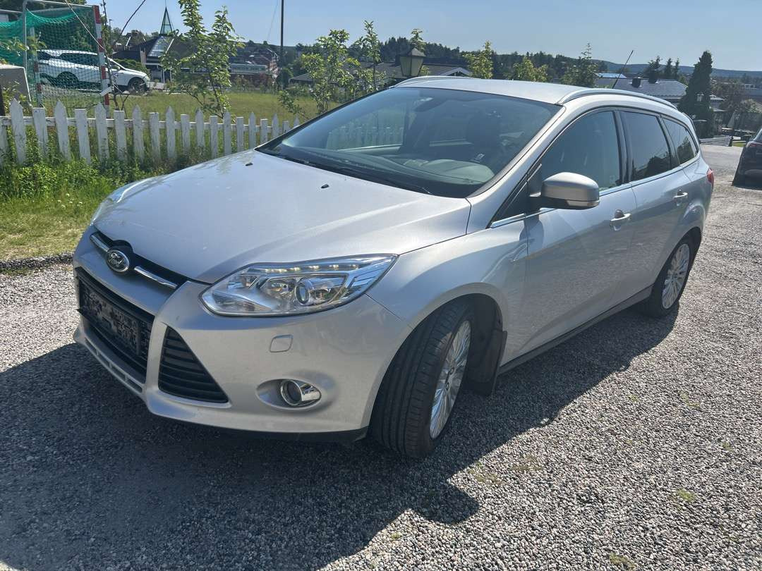 2013 PersonbilFORD FOCUS Automat diesel. - Voiture break: photos 1 2013 PersonbilFORD FOCUS Automat diesel. - Voiture break: photos 1