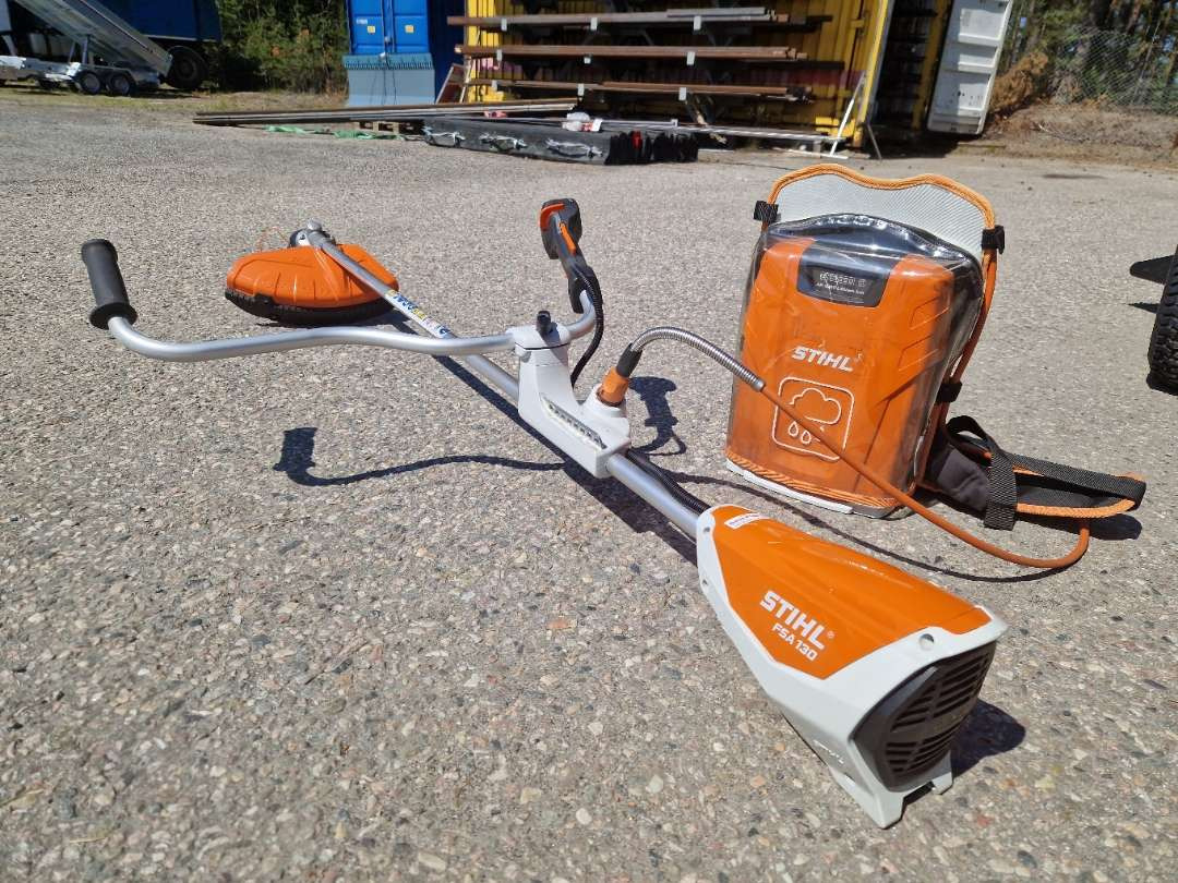 STIHL FSA 130 med AR 3000 ryggsekkbatteri – kraftig og stillegående profftrimmer - Remorque pour moto: photos 1 STIHL FSA 130 med AR 3000 ryggsekkbatteri – kraftig og stillegående profftrimmer - Remorque pour moto: photos 1