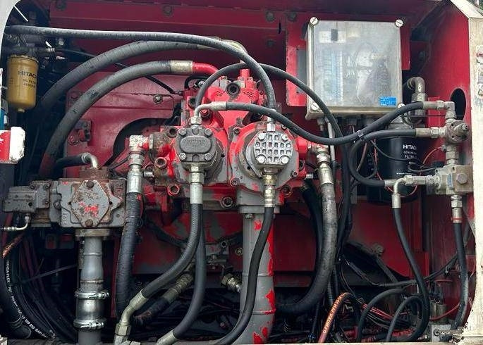 Pelle sur chenille Hitachi ZX 470 LC H-3: photos 11