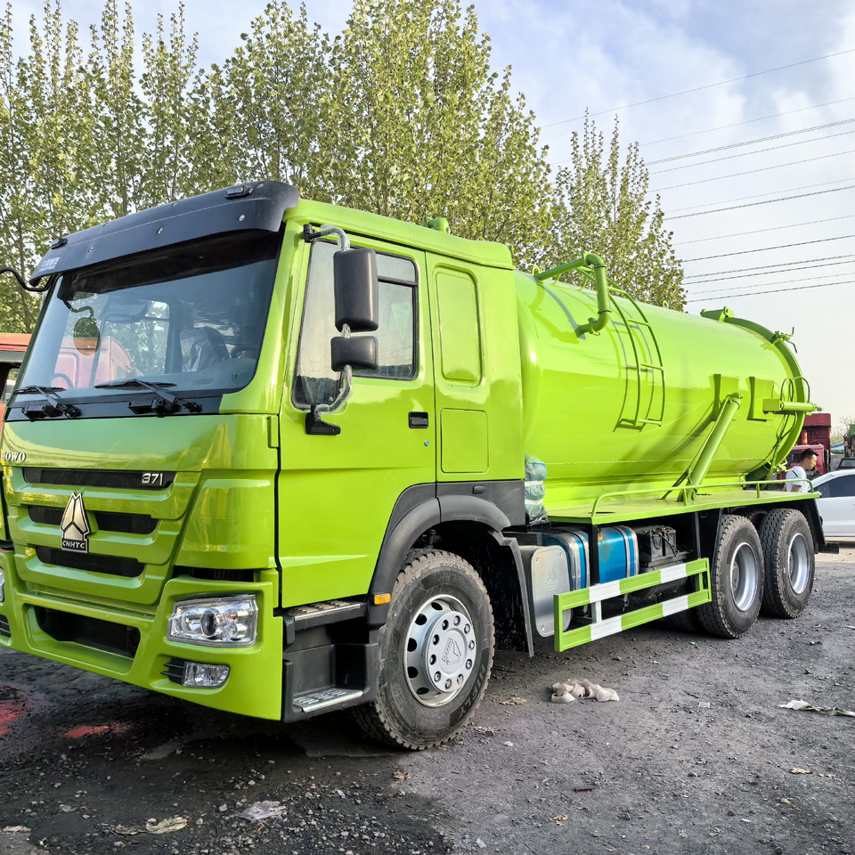 Howo Vacuum truck - Camion hydrocureur: photos 2 Howo Vacuum truck - Camion hydrocureur: photos 2