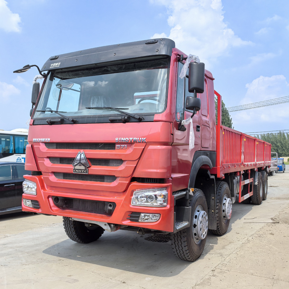 SINOTRUCK HOWO - Camion plateau: photos 2 SINOTRUCK HOWO - Camion plateau: photos 2