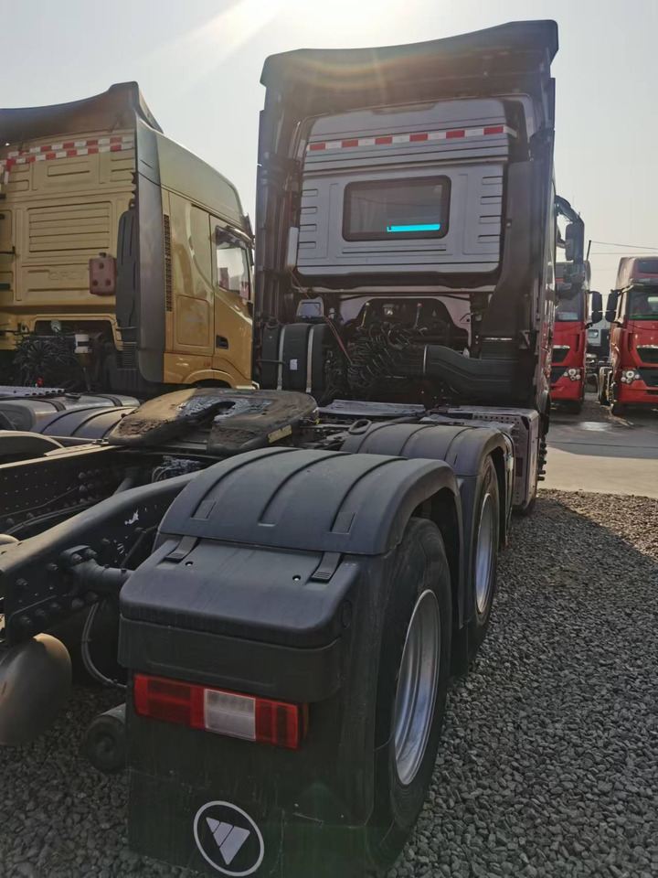 AUMAN - Tracteur routier: photos 4 AUMAN - Tracteur routier: photos 4