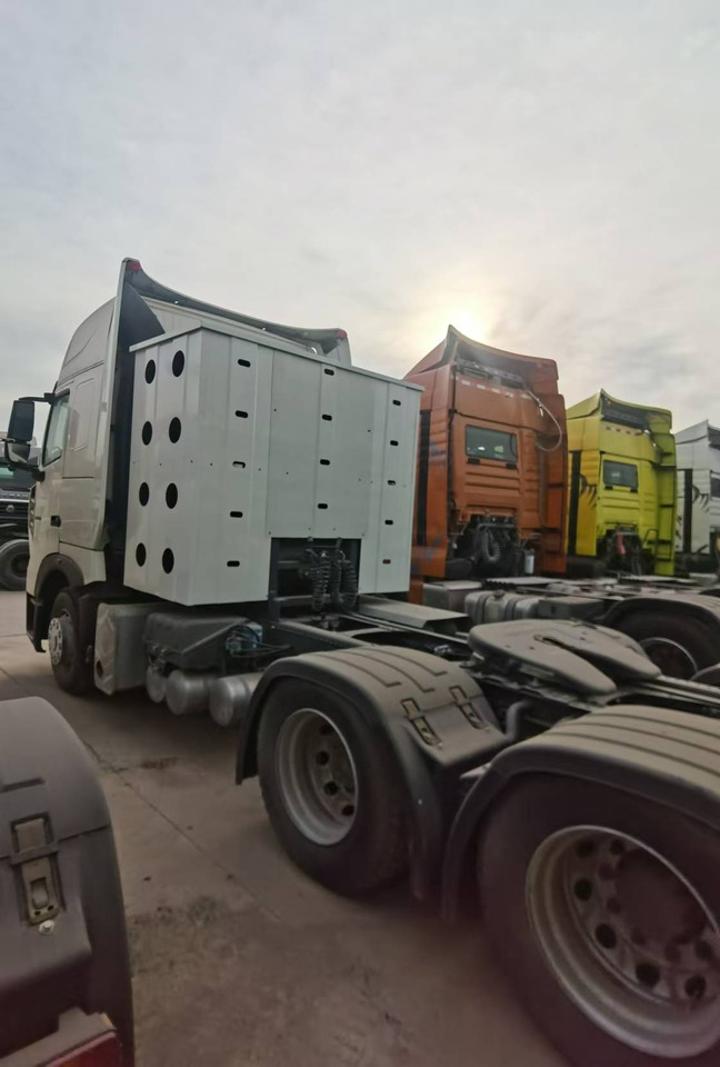 HOWO - Tracteur routier: photos 4 HOWO - Tracteur routier: photos 4
