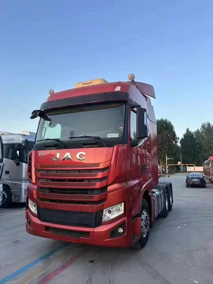 JAC K7 - Tracteur routier: photos 2 JAC K7 - Tracteur routier: photos 2