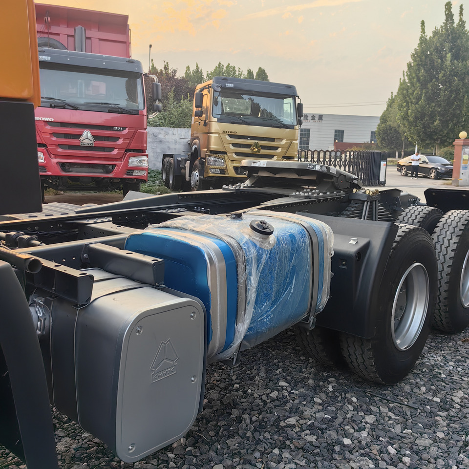 SINOTRUCK HOWO TRACTOR - Tracteur routier: photos 5 SINOTRUCK HOWO TRACTOR - Tracteur routier: photos 5