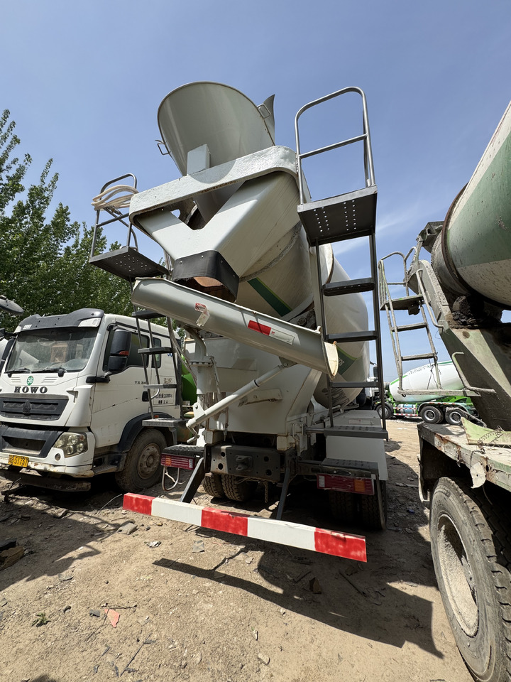 Howo - Camion malaxeur: photos 4 Howo - Camion malaxeur: photos 4