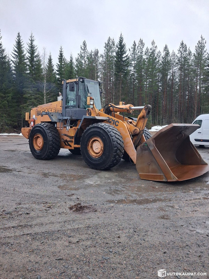 Case 921, 2000, Rautalampi - Chargeuse sur pneus: photos 1 Case 921, 2000, Rautalampi - Chargeuse sur pneus: photos 1