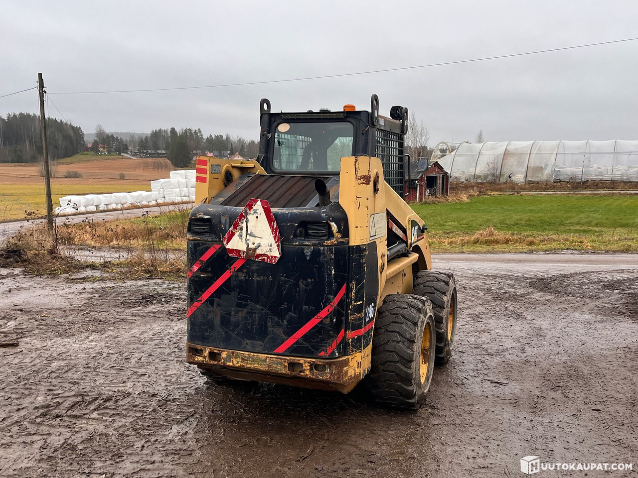 Cat 246 skid-steer loader with bucket and forks, 2002, Vihti - Mini chargeuse: photos 4 Cat 246 skid-steer loader with bucket and forks, 2002, Vihti - Mini chargeuse: photos 4