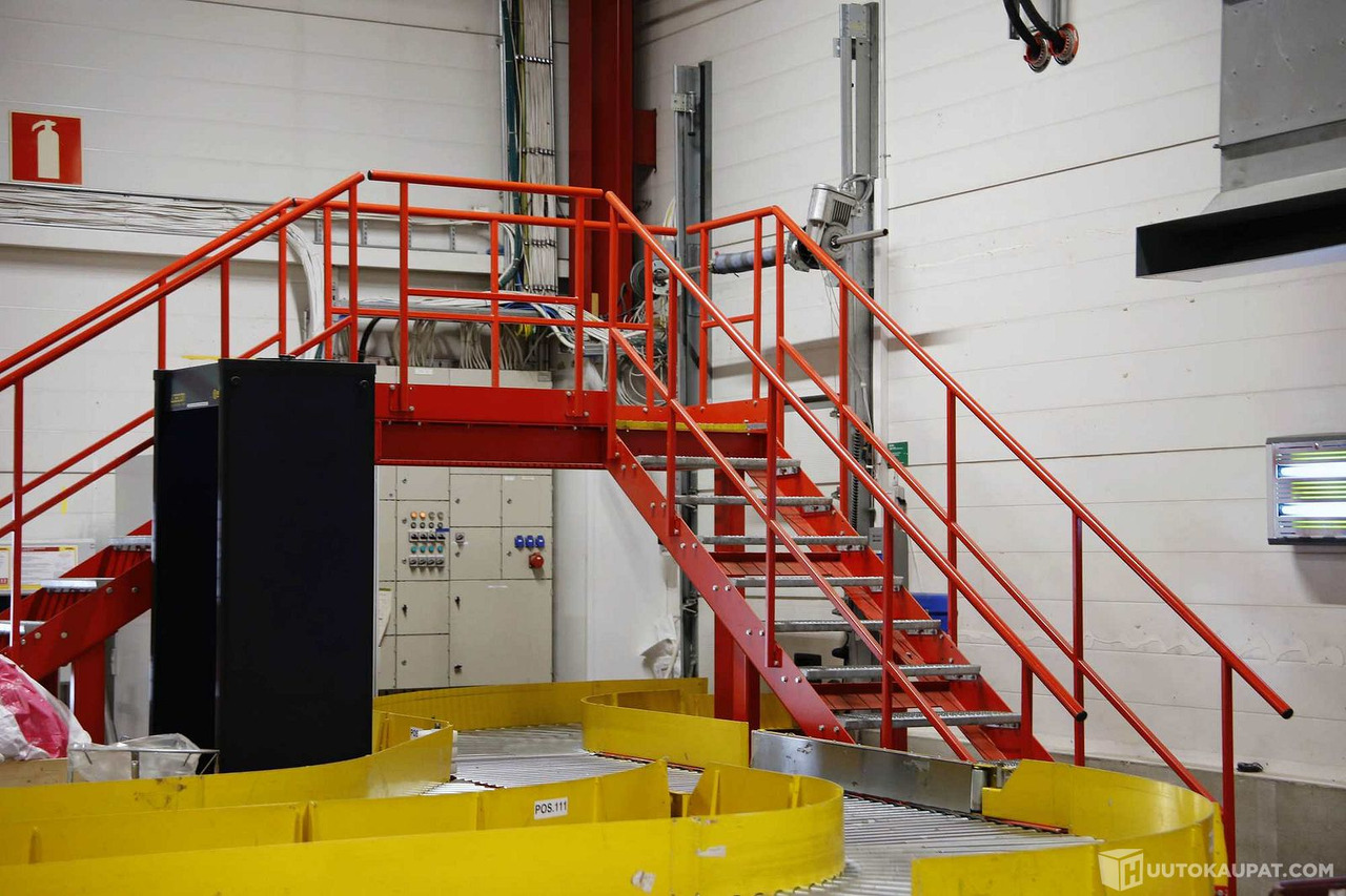 Kahdet teollisuusportaat + taso/ylikulkusilta. LGS6016, Vantaa - Outil/ Équipement: photos 1 Kahdet teollisuusportaat + taso/ylikulkusilta. LGS6016, Vantaa - Outil/ Équipement: photos 1