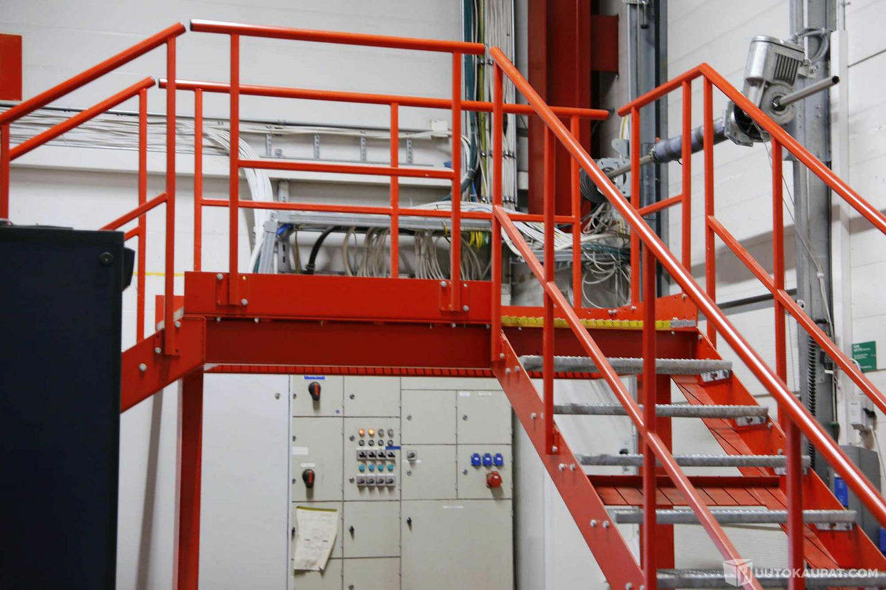 Kahdet teollisuusportaat + taso/ylikulkusilta. LGS6016, Vantaa - Outil/ Équipement: photos 3 Kahdet teollisuusportaat + taso/ylikulkusilta. LGS6016, Vantaa - Outil/ Équipement: photos 3