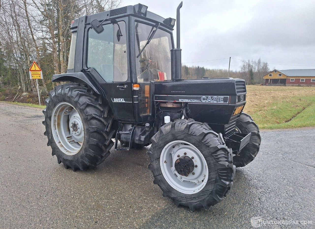 Case IH 885XL, 1988, 4.4 l, Diesel, 7 900 h Traktori, Akaa - Machine agricole: photos 3 Case IH 885XL, 1988, 4.4 l, Diesel, 7 900 h Traktori, Akaa - Machine agricole: photos 3