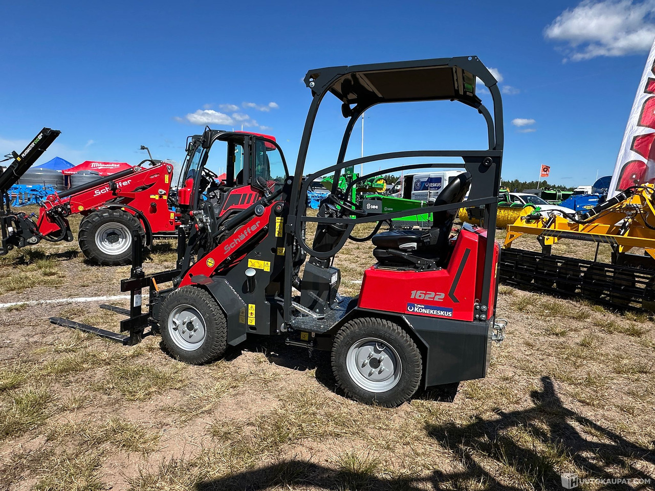 Schäffer 1622FE UUSI, KÄYTTÄMÄTÖN, myydään eniten tarjoavalle!, Oripää - Machine agricole: photos 3 Schäffer 1622FE UUSI, KÄYTTÄMÄTÖN, myydään eniten tarjoavalle!, Oripää - Machine agricole: photos 3