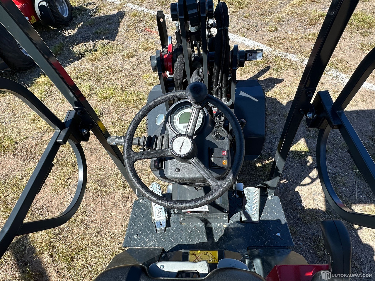 Schäffer 1622FE UUSI, KÄYTTÄMÄTÖN, myydään eniten tarjoavalle!, Oripää - Machine agricole: photos 5 Schäffer 1622FE UUSI, KÄYTTÄMÄTÖN, myydään eniten tarjoavalle!, Oripää - Machine agricole: photos 5