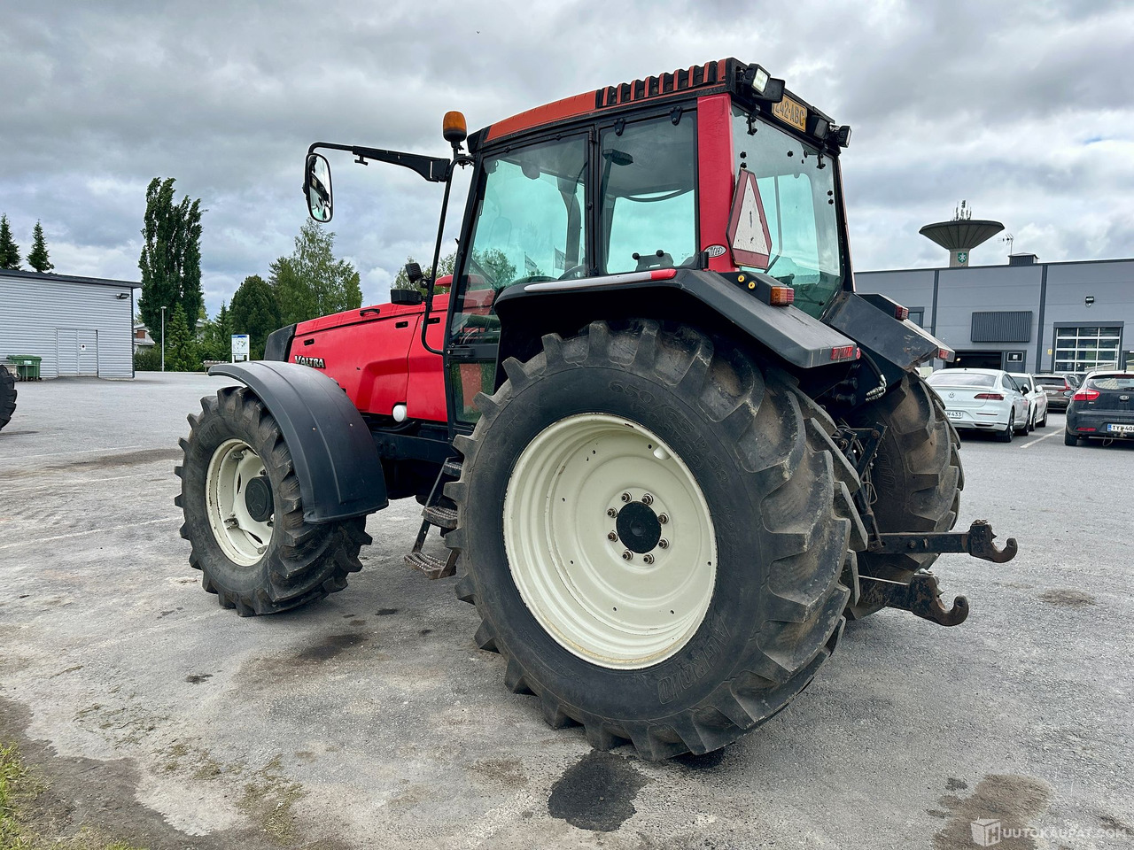 Valtra 8550 traktori PTO etunostolaitteella vm 2001, Seinäjoki - Machine agricole: photos 3 Valtra 8550 traktori PTO etunostolaitteella vm 2001, Seinäjoki - Machine agricole: photos 3