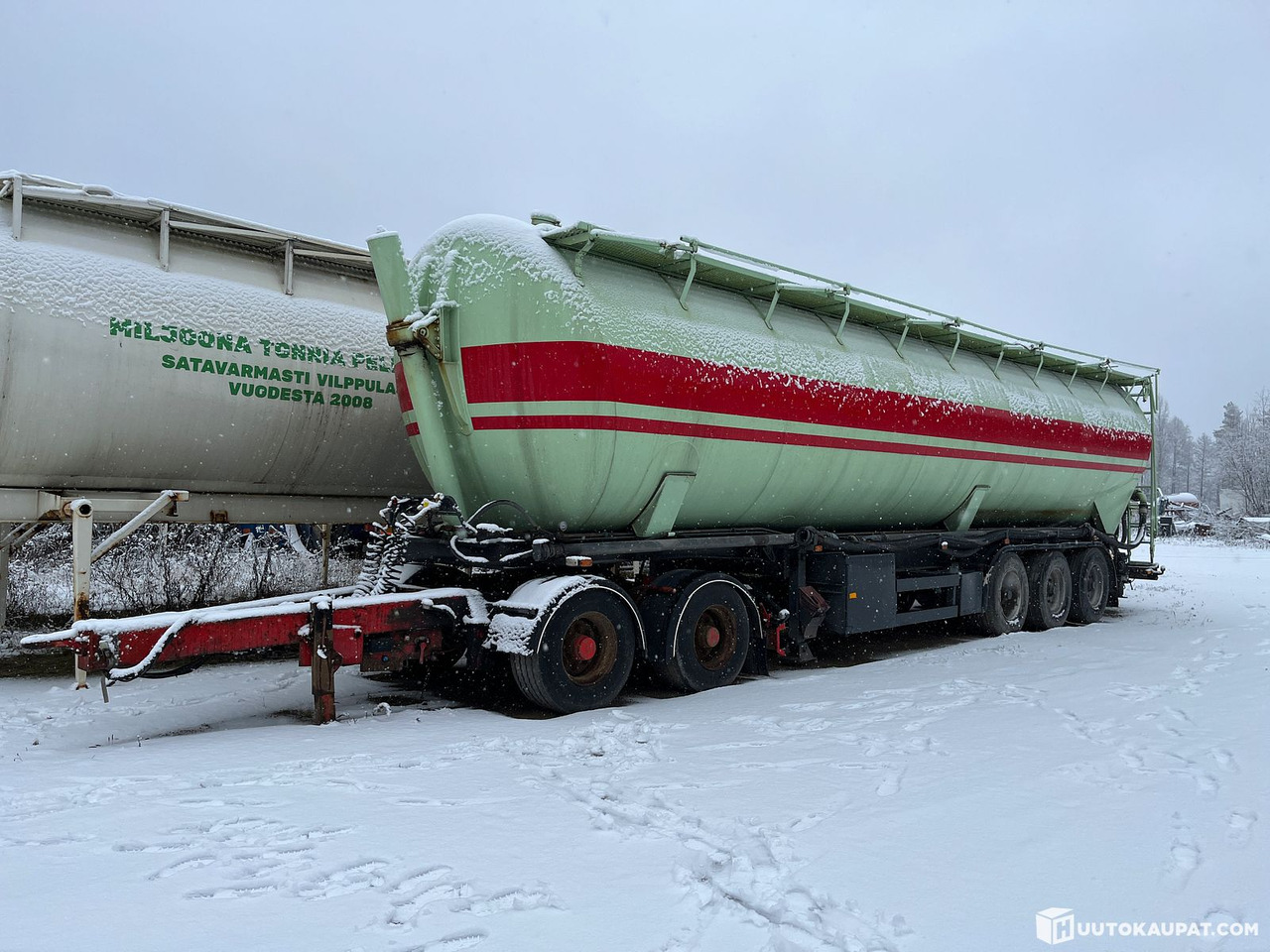 Tilting bulk tank semi-trailer with dolly, Jämsä - Semi-remorque citerne, Remorque dolly: photos 2 Tilting bulk tank semi-trailer with dolly, Jämsä - Semi-remorque citerne, Remorque dolly: photos 2