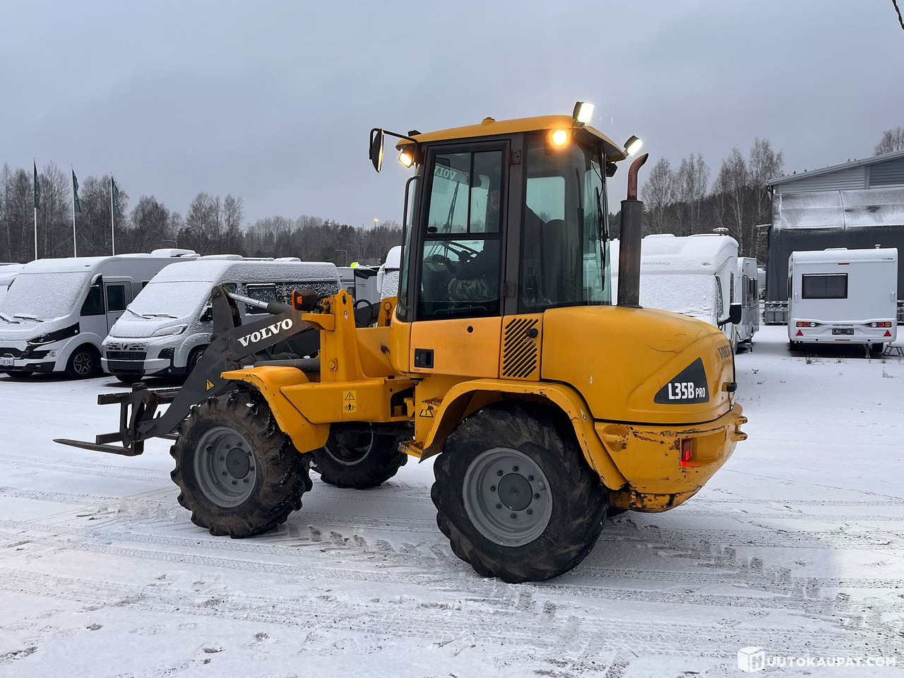 Volvo L35B Pro, pyöräkuormaaja avattavalla kauhalla ja piikeillä, 2005, Vihti - Chargeuse sur pneus: photos 3 Volvo L35B Pro, pyöräkuormaaja avattavalla kauhalla ja piikeillä, 2005, Vihti - Chargeuse sur pneus: photos 3
