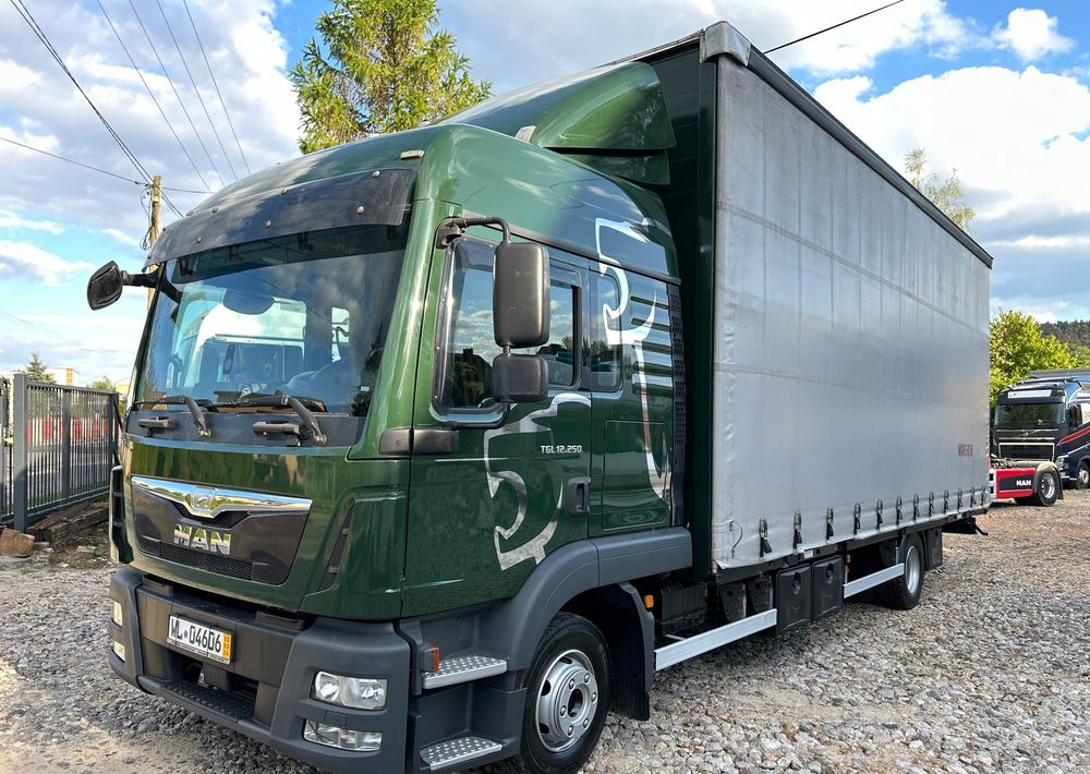 MAN TGL 12.250 GLOB UNIKAT z Niemiec BDF firanka / AUTOMAT HAK / EURO 6 / BDF 7.40 wysoki / MICHELIN 80% - Camion à rideaux coulissants: photos 2 MAN TGL 12.250 GLOB UNIKAT z Niemiec BDF firanka / AUTOMAT HAK / EURO 6 / BDF 7.40 wysoki / MICHELIN 80% - Camion à rideaux coulissants: photos 2