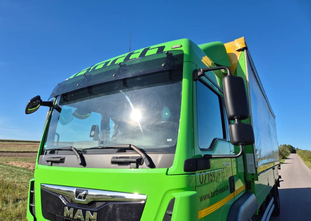 MAN Tgm 18.320 FULL SERWIS UNIKAT TOP ORYGINALNY PRZEBIEG z Niemiec AUTOMAT WINDA ACC Pirelli klima postojowa 18.250 18.290 15.250 15.290 15.320 - Camion à rideaux coulissants: photos 4 MAN Tgm 18.320 FULL SERWIS UNIKAT TOP ORYGINALNY PRZEBIEG z Niemiec AUTOMAT WINDA ACC Pirelli klima postojowa 18.250 18.290 15.250 15.290 15.320 - Camion à rideaux coulissants: photos 4