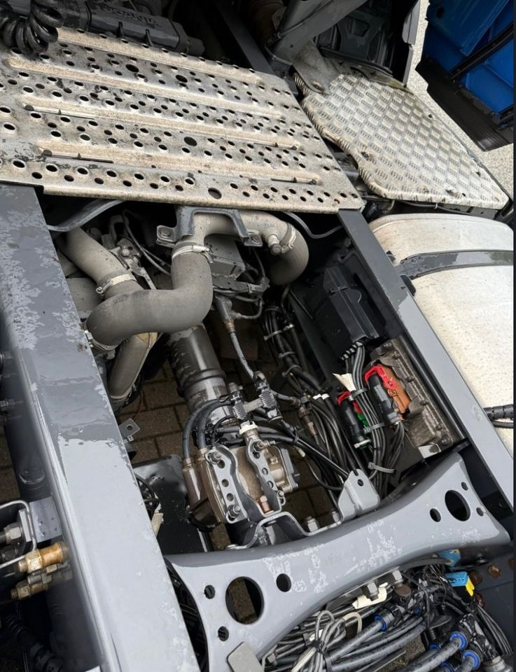 Scania R410 RETARDER FULL LED 2 ZBIORNIKI / KLIMA POSTOJOWA / VIRTUAL COCPIT z Niemiec - Tracteur routier: photos 4 Scania R410 RETARDER FULL LED 2 ZBIORNIKI / KLIMA POSTOJOWA / VIRTUAL COCPIT z Niemiec - Tracteur routier: photos 4