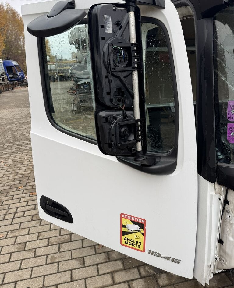 Mercedes-Benz ACTROS MP 4 PRAWE truck - Portière et pièces pour Camion: photos 1 Mercedes-Benz ACTROS MP 4 PRAWE truck - Portière et pièces pour Camion: photos 1