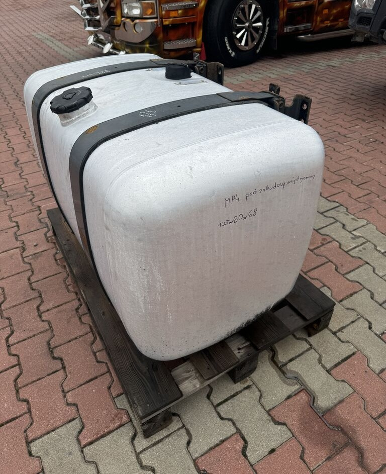 Mercedes-Benz ACTROS MP 430L Mercedes-Benz ACTROS MP 4 truck - Réservoir de carburant pour Camion: photos 4 Mercedes-Benz ACTROS MP 430L Mercedes-Benz ACTROS MP 4 truck - Réservoir de carburant pour Camion: photos 4