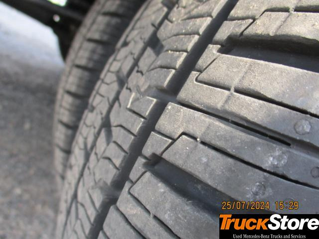 FUSO Canter 3C15 - Camion fourgon: photos 5 FUSO Canter 3C15 - Camion fourgon: photos 5