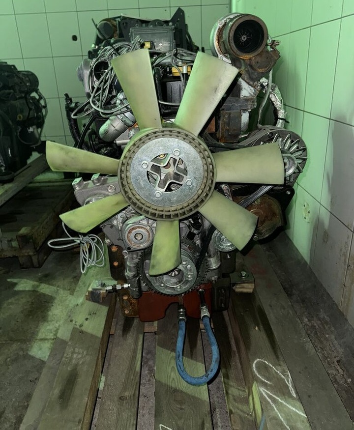 Deutz TCD 2.9 L4 - Moteur pour Pelle: photos 1 Deutz TCD 2.9 L4 - Moteur pour Pelle: photos 1