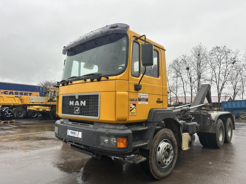 MAN 27-343 - Camion ampliroll: photos 2 MAN 27-343 - Camion ampliroll: photos 2