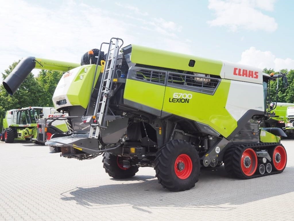 Claas Lexion 6700TT GPS + V770 - Moissonneuse-batteuse: photos 3 Claas Lexion 6700TT GPS + V770 - Moissonneuse-batteuse: photos 3