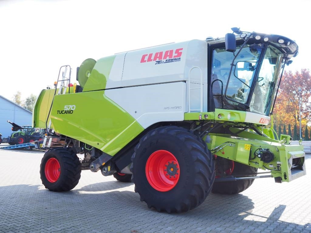 Claas Tucano 570 GPS + V770  - Moissonneuse-batteuse: photos 4 Claas Tucano 570 GPS + V770  - Moissonneuse-batteuse: photos 4