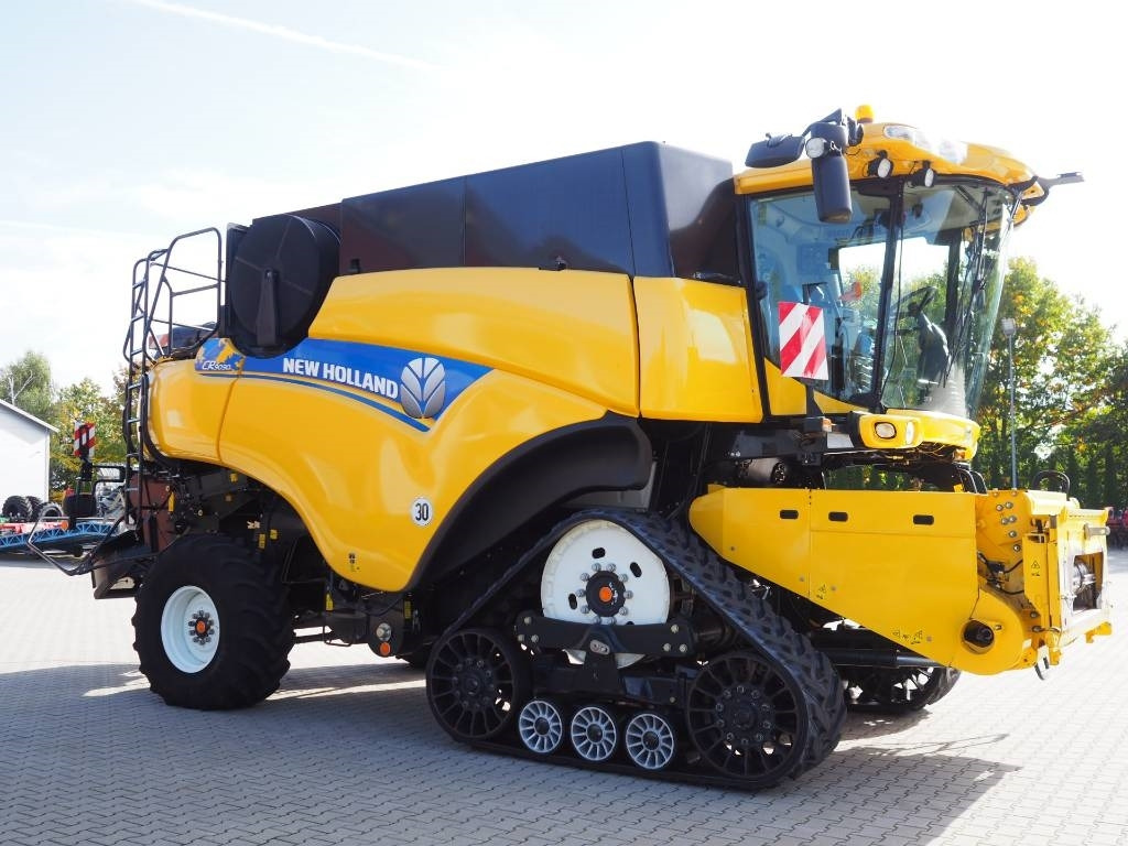 New Holland CR 9090 SmartTrax 4WD + VF 10,7 m - Moissonneuse-batteuse: photos 4 New Holland CR 9090 SmartTrax 4WD + VF 10,7 m - Moissonneuse-batteuse: photos 4