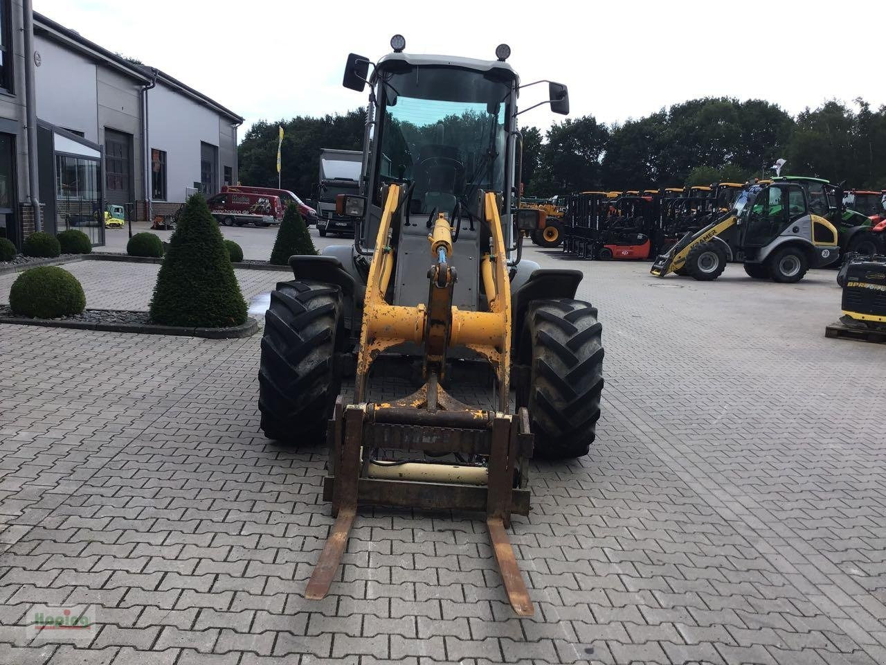Atlas 70 - Chargeur frontal pour tracteur: photos 3 Atlas 70 - Chargeur frontal pour tracteur: photos 3