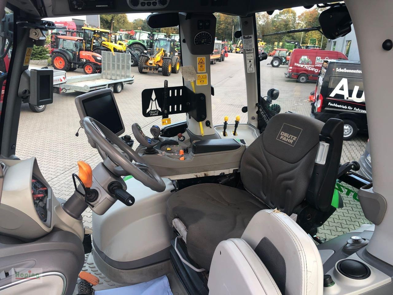 Tracteur agricole Deutz-Fahr 6215 Agrotron TTV: photos 11