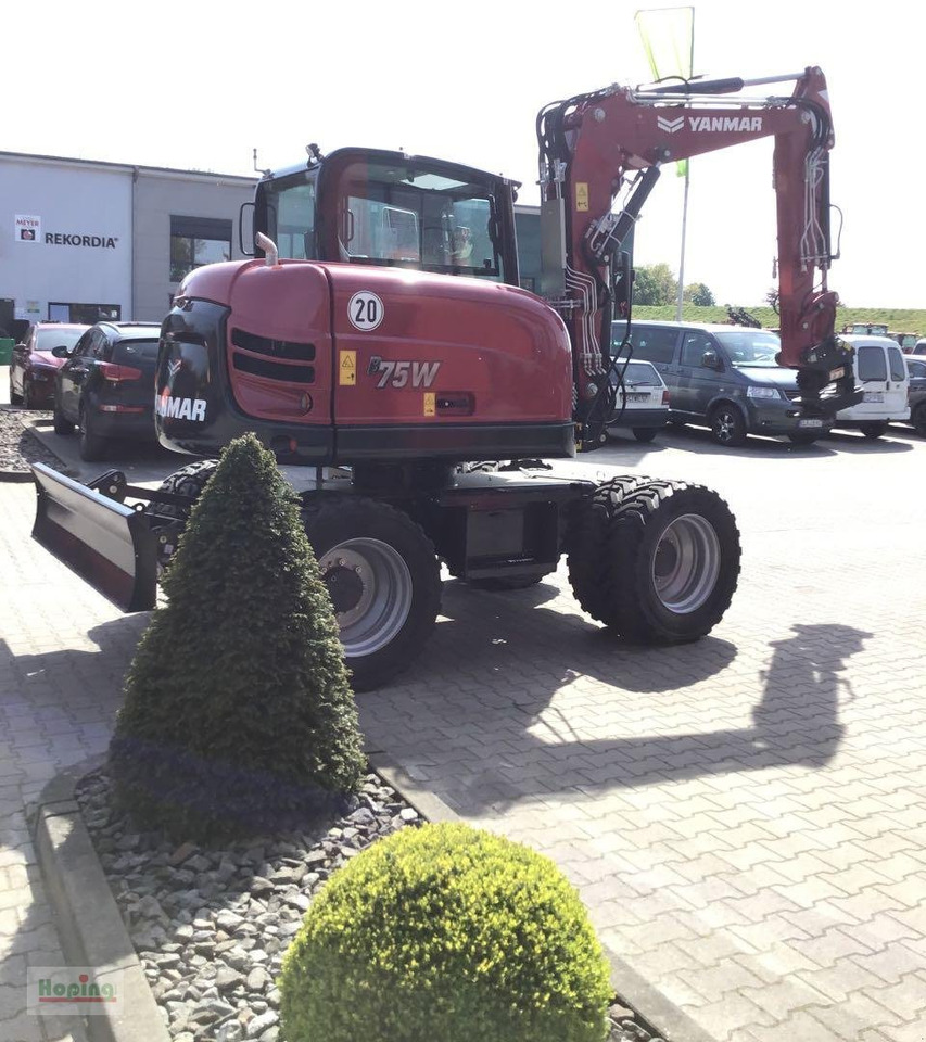 Yanmar B75W - Pelle sur pneus: photos 4 Yanmar B75W - Pelle sur pneus: photos 4