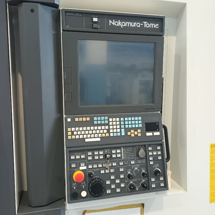 Tornio Cnc a tre torrette Nakamura NTY3-250 - Machine à métaux: photos 3 Tornio Cnc a tre torrette Nakamura NTY3-250 - Machine à métaux: photos 3