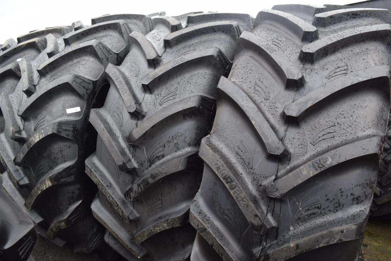 Pneu neuf 710/70R42 ***GRI***: photos 1