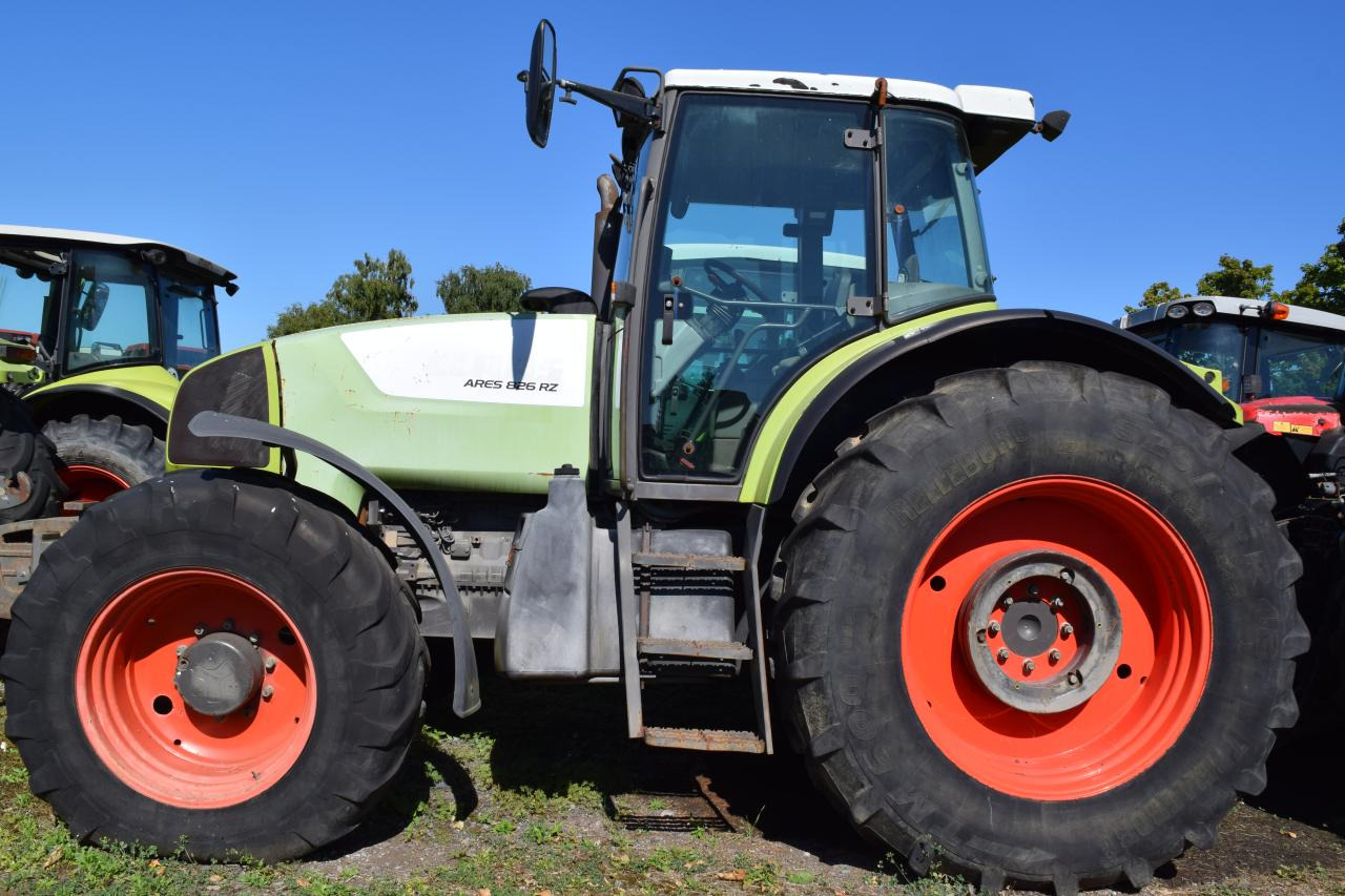 CLAAS Ares 826 RZ - Tracteur agricole: photos 2 CLAAS Ares 826 RZ - Tracteur agricole: photos 2