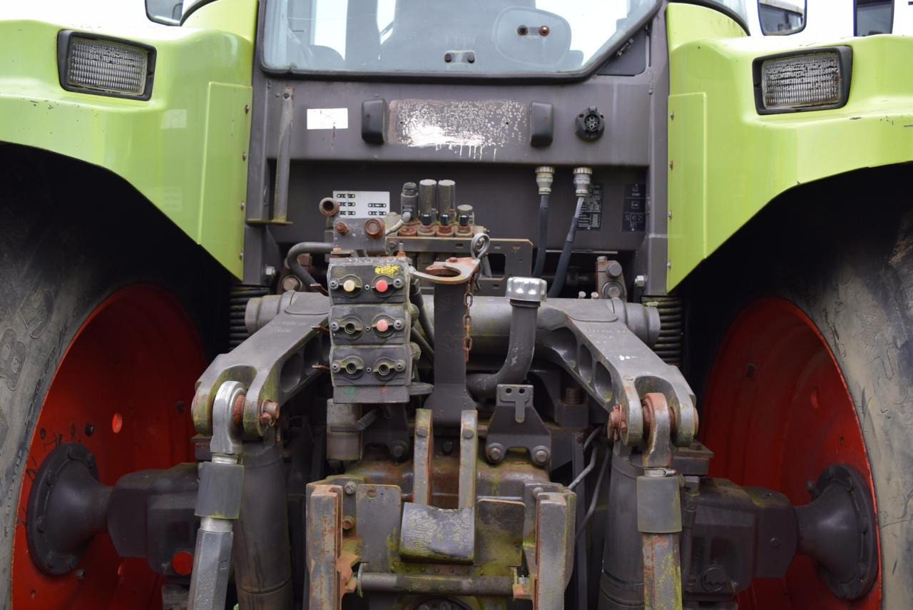 CLAAS Ares 826 RZ - Tracteur agricole: photos 4 CLAAS Ares 826 RZ - Tracteur agricole: photos 4