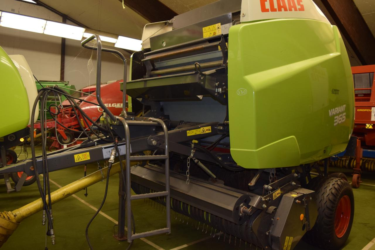 Presse à balles rondes CLAAS Variant 365 RotoCut: photos 1