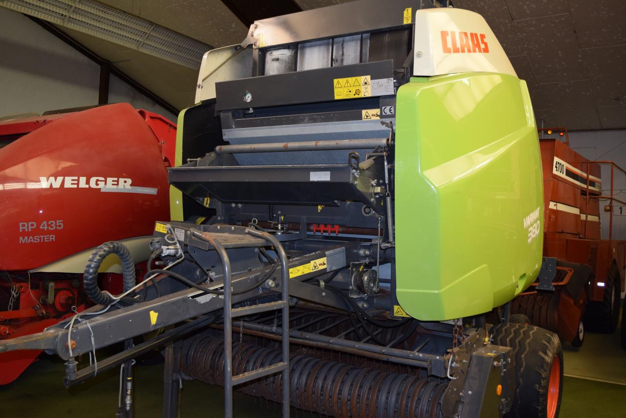 CLAAS Variant 380 RC - Presse à balles rondes: photos 2 CLAAS Variant 380 RC - Presse à balles rondes: photos 2