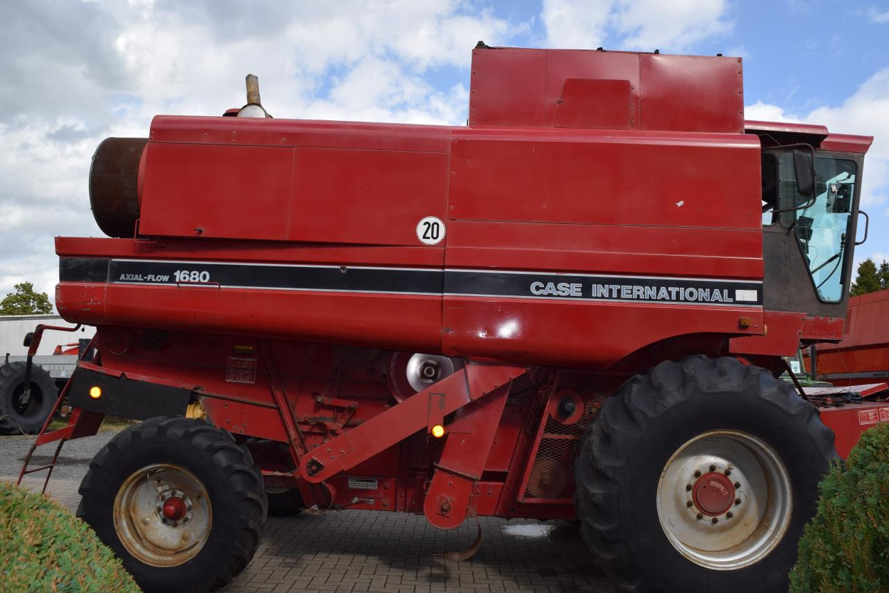 Case-IH 1680 Axial - Moissonneuse-batteuse: photos 4 Case-IH 1680 Axial - Moissonneuse-batteuse: photos 4