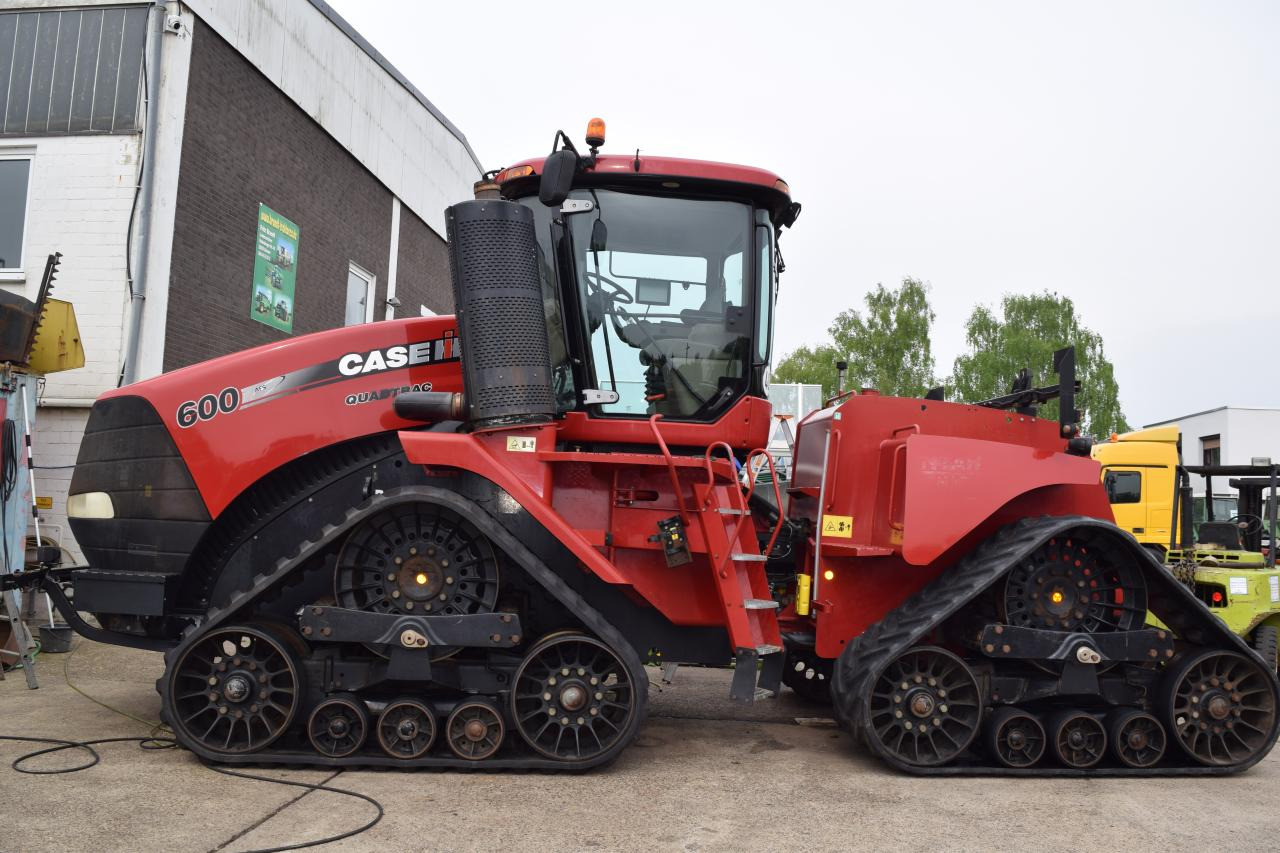 Case-IH Quadtrac 600 - Tracteur à chenilles: photos 3 Case-IH Quadtrac 600 - Tracteur à chenilles: photos 3