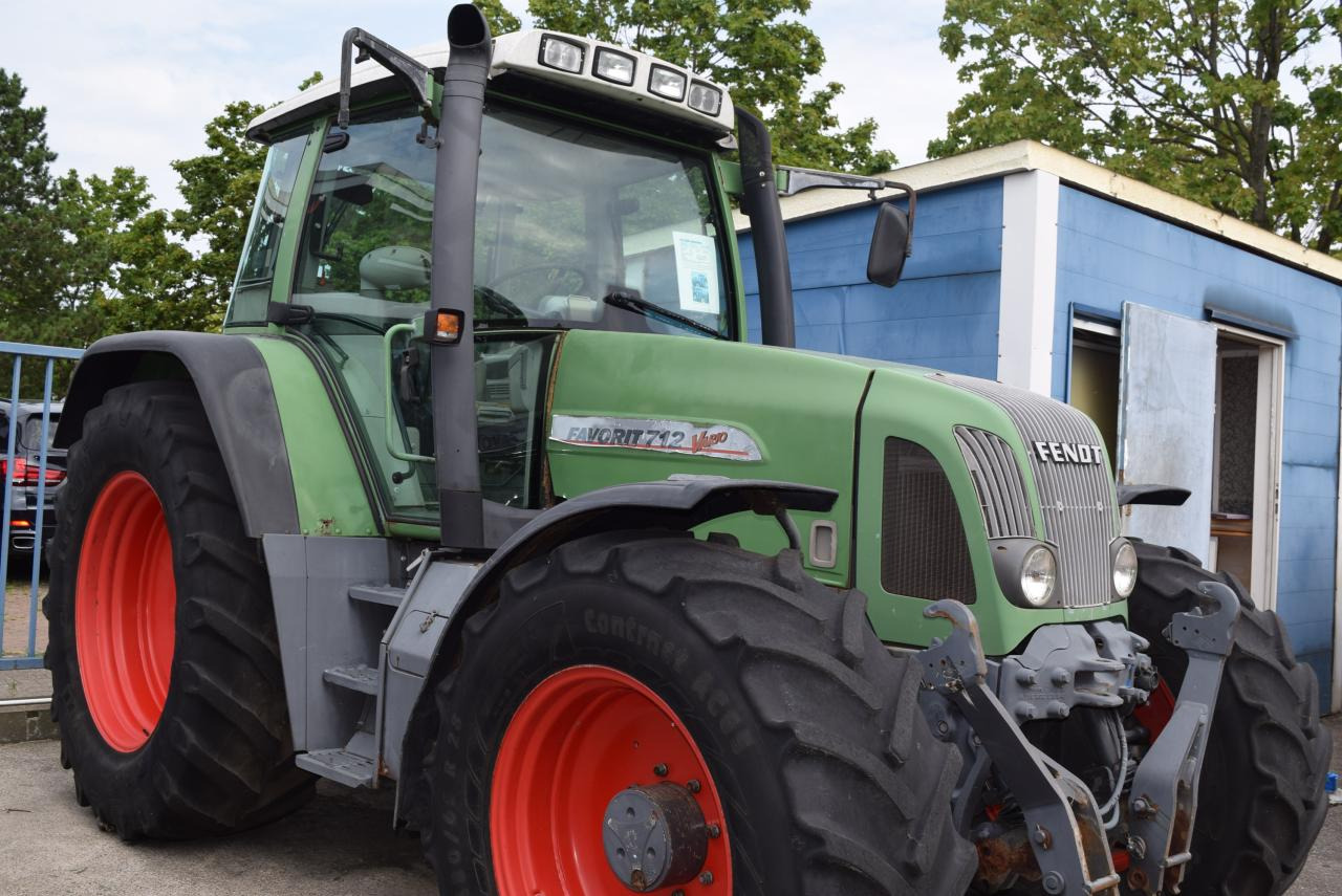 Fendt 712 Vario - Tracteur agricole: photos 2 Fendt 712 Vario - Tracteur agricole: photos 2