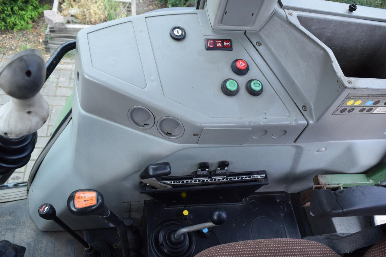 Tracteur agricole Fendt Farmer 309 C: photos 10