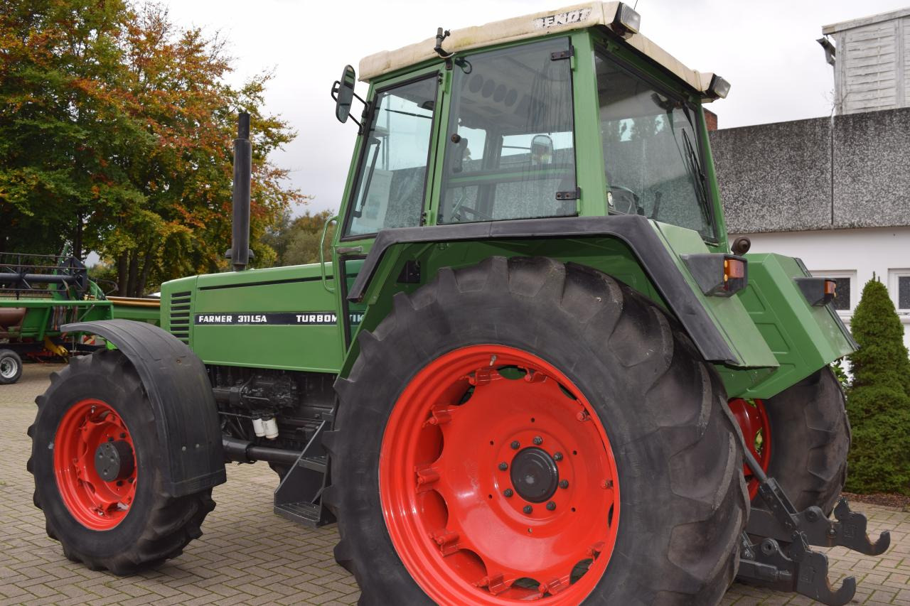 Fendt Farmer 311 LSA - Tracteur agricole: photos 5 Fendt Farmer 311 LSA - Tracteur agricole: photos 5
